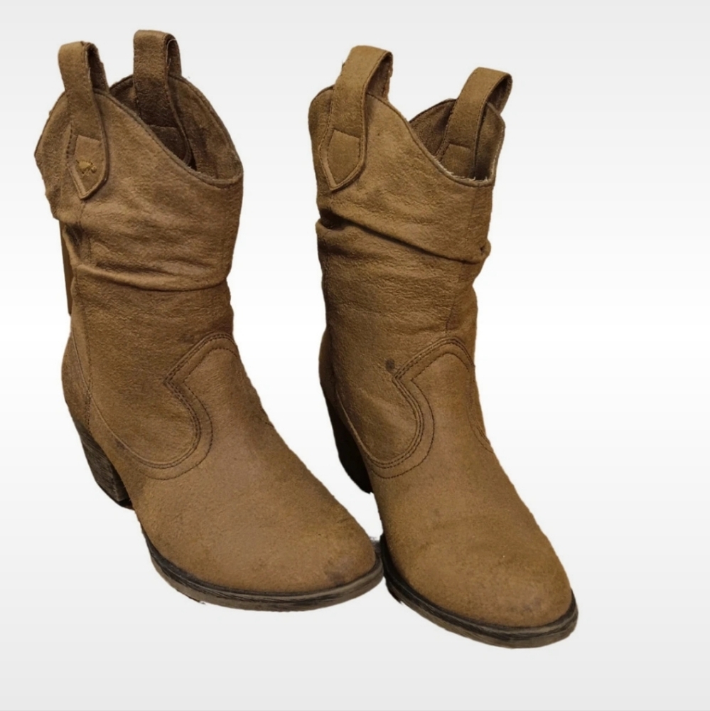 Women's size 7 Rocket Dog mid Calf boot ♡
